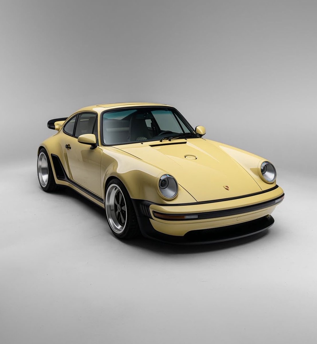 Jordan92338366's tweet photo. Astatine Yellow 930 Turbo Study by Singer 💛💥 https://t.co/xJYLXtZHhW