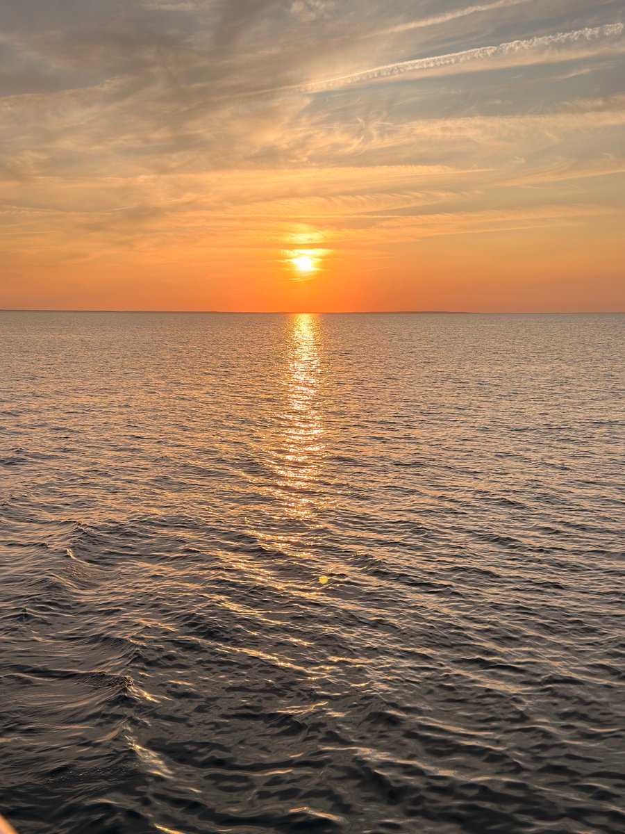 mmuhlfelder's tweet photo. A different perspective on a #capecodbay and #calmocean to kick off the weekend https://t.co/CckRwAdH7i