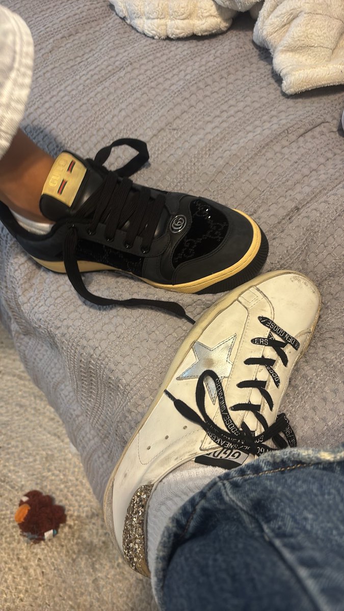 MeganClit67's tweet photo. Pulling up the bar in shoes you’ll never afford https://t.co/dAvEsMonoo