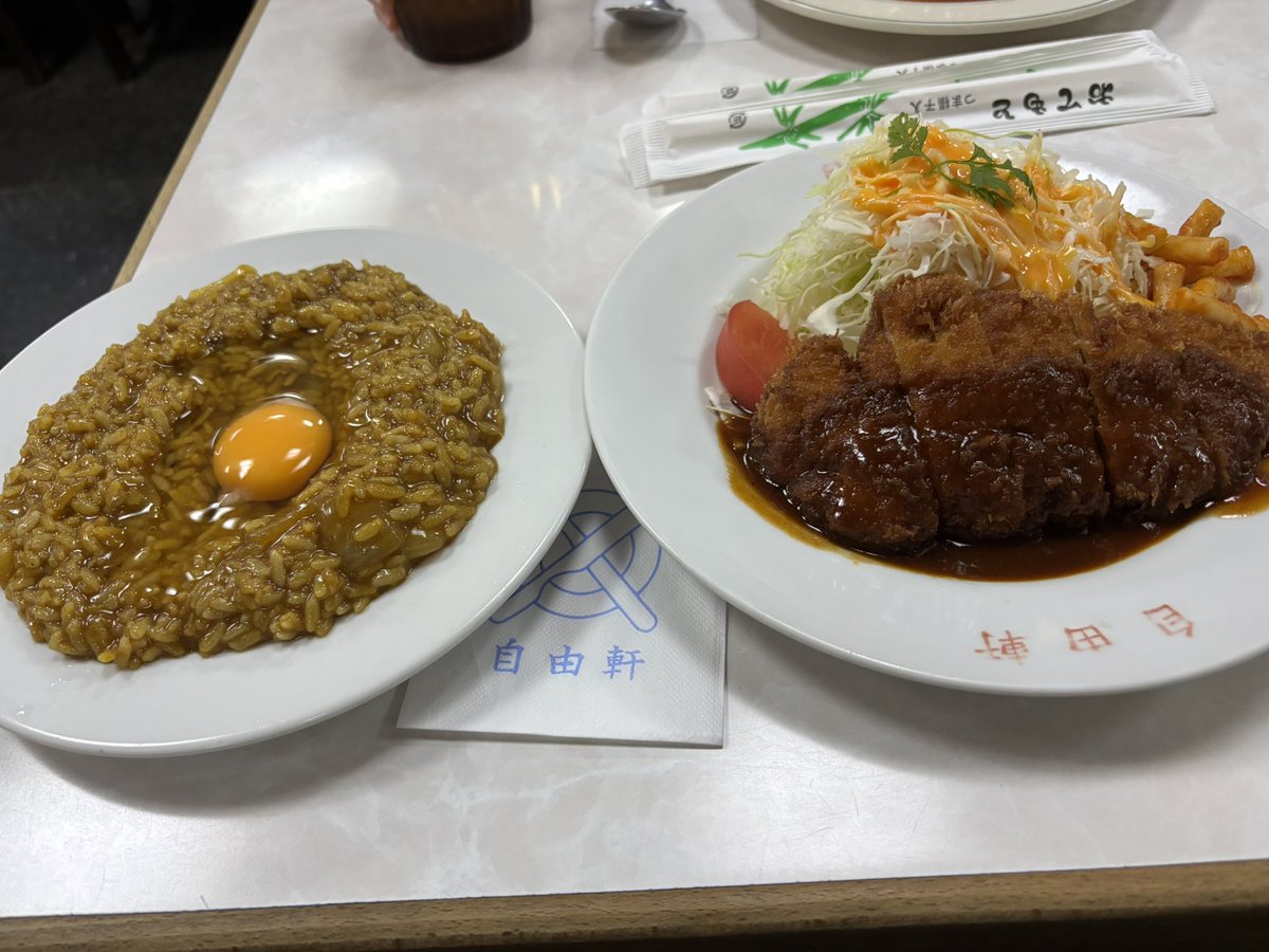 _AZ3M1's tweet photo. #もぐもぐあざみ この前のおでけけ https://t.co/WH9Lk36qoL