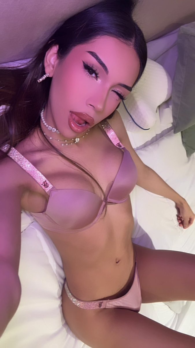 pfending's tweet photo. #ladyboy_jeddah #jeddah_ladyboy #ladyboy_both_in_jeddah https://t.co/MeUo2IJ40Z