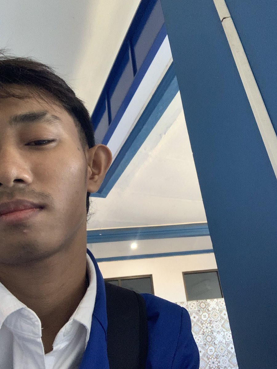 lastcar55's tweet photo. guys hari ini aku mau sidang proposal, rasanya campur aduk dag dig dug takut terbantai sama dosen penguji :)

doa in aku semoga lancar sempro nya 🥹 https://t.co/KKe4BDIakf