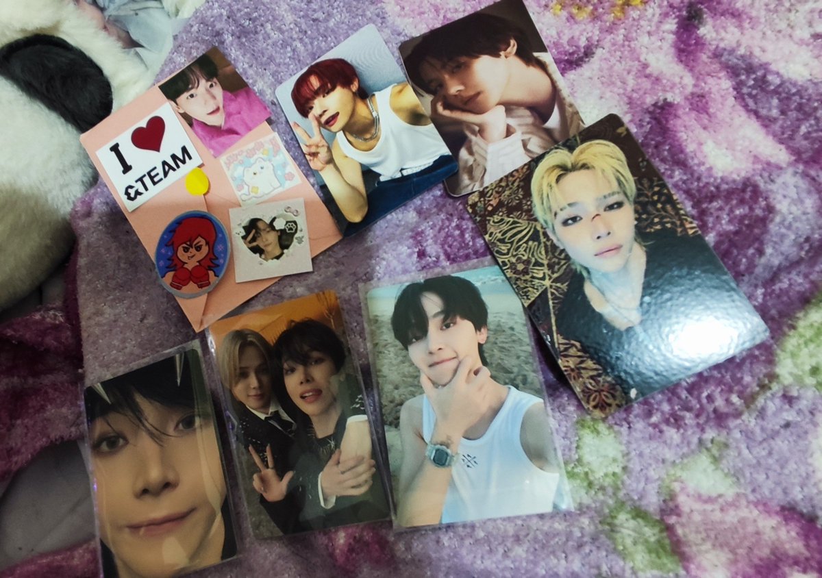 AngelloveFufu's tweet photo. Feedback SUPER positivo pra @upkeonho 
Mandou vários brindes lindinhos e os cards muito bem embalados, enviou super rápido e ficou acompanhando a entrega junto cmg 
Finalmente tenho o Nico pãozinho em minha mãos 🥹 https://t.co/Fh55RP1vHT