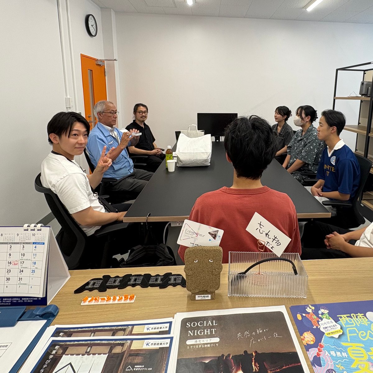 InnocenKSU's tweet photo. 💡アイデアを話すことから、新しい挑戦が始まります。
Innovationラボは、学生が企画や活動について相談し、人とつながる場所。気軽な相談も歓迎です。夏休み前に、ぜひ。
🛎️オープンデイは8/1～休業。9/17から毎週火・木曜に再開します。
#Innovationラボ #学生の挑戦 #アントレプレナーシップ https://t.co/4lKGBwRAoa
