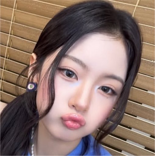 iloveKpopbm's tweet photo. Kya, chúpame la v3rg4 con esos labios hermosos que tienes 👄 para después venirme en tu boca 🥵💦. https://t.co/o37XH7vREh