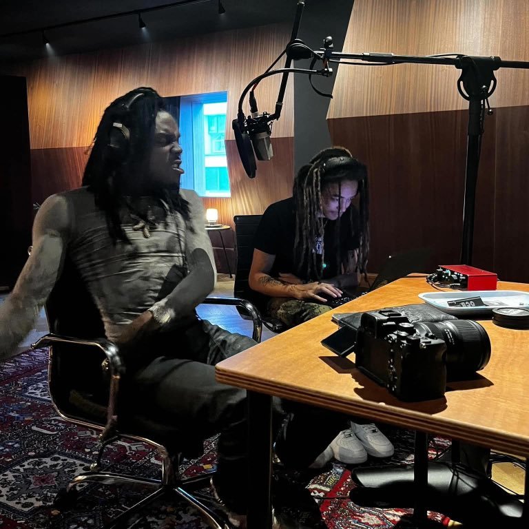 Kurrco's tweet photo. Che in the studio with Tezzus 👀 https://t.co/7rYnhhZqDZ