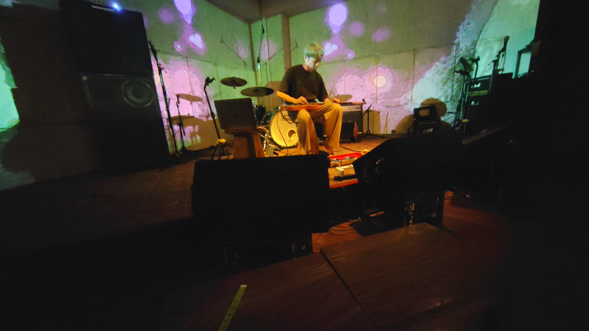 pesuke0321's tweet photo. 昨日はさーきーのライブに遊びに行ってきました！
暑い夏に癒される音楽ありがとうございました〜✌
#インスト
#ギター
#色んな音
#ヒソミネ https://t.co/0T4jvqFNUt