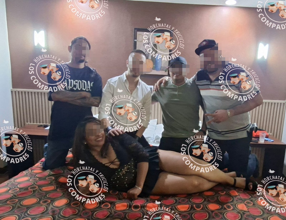 Loscompaxx's tweet photo. Y asi le di unos chulos nalgadones y su respectivo jalon de pelo a @GraceyChava en su segundo gang bang con @Loscompaxx 😉😉😉 y recuerden que pa triciclos horchatas y gansitos los compadrexxx hay a ver si saben los vatos pos que no 😉 a y hasta por el   culo se la metí 🤤🤤🤤 https://t.co/pQ1b5NW7Xi