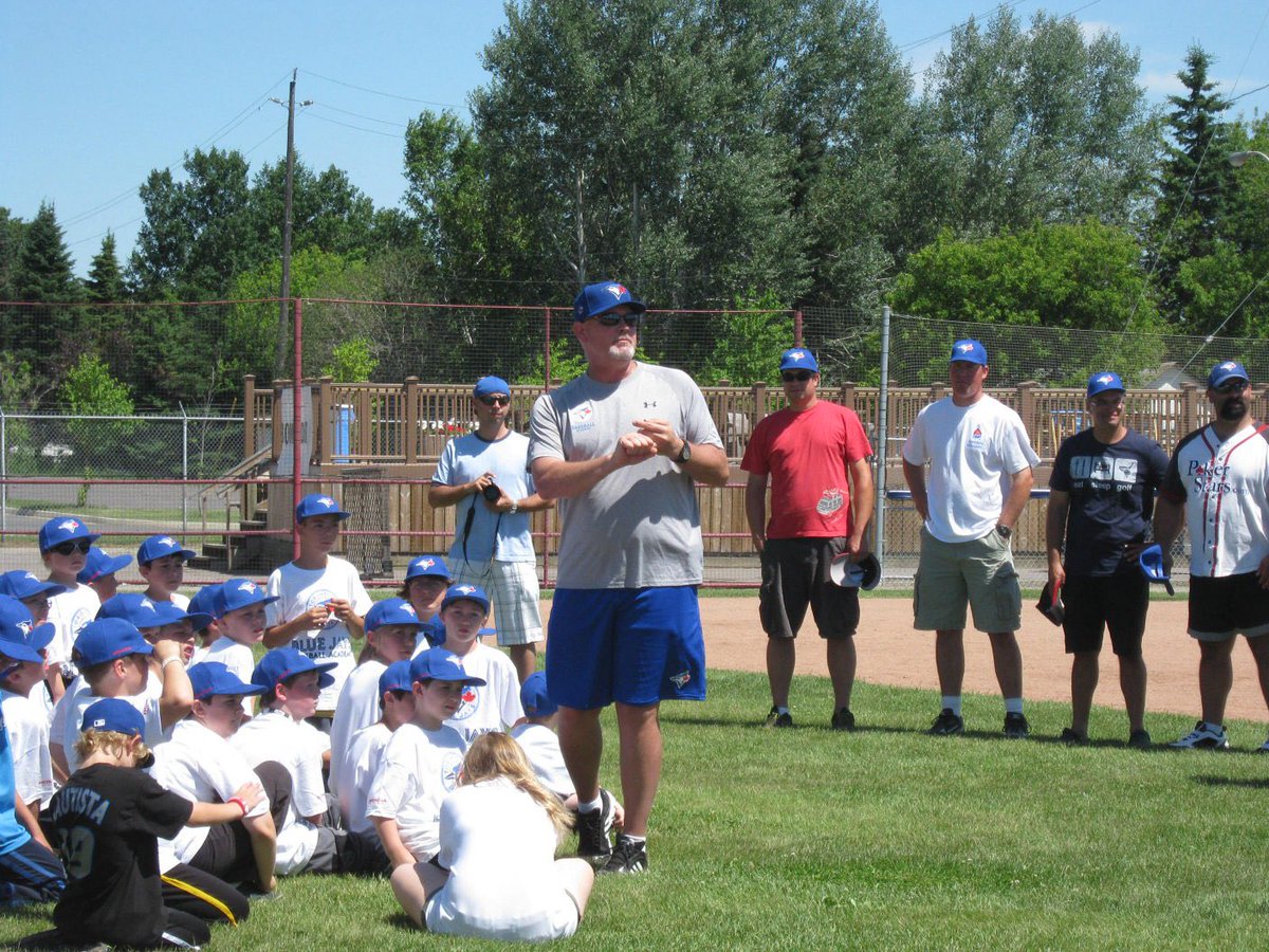 BlueJaysDad's tweet photo. More photos from Duane Ward’s Blue Jays baseball academy in 2012. My dad just emailed them to me.

The weather was perfect that day.

3/5 of my kids attended.
So did my mom.
That’s my daughter in the white panel hat standing next to Wardo.

Is this heaven?

❤️⚾️ https://t.co/XrvOVGAHV1