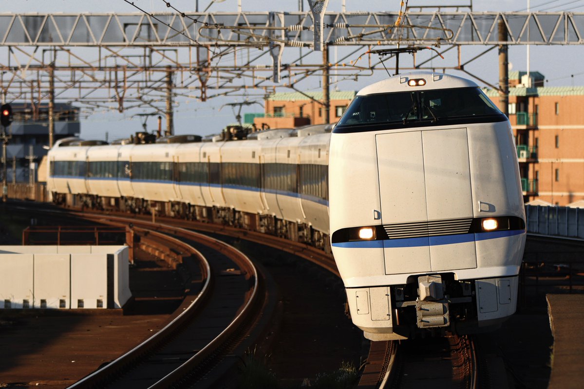 syumitetsu188's tweet photo. #これを見た人は特急列車の写真を貼る https://t.co/mEakhlGeJX