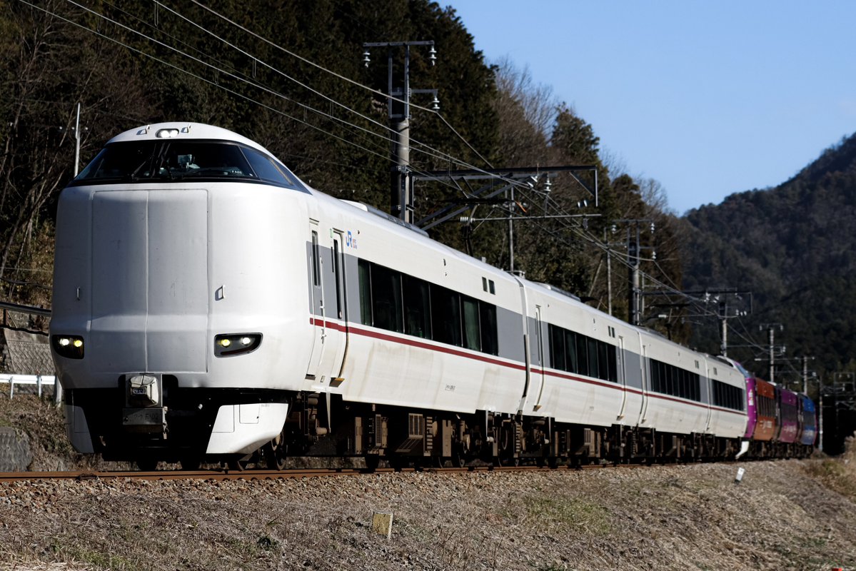 syumitetsu188's tweet photo. #これを見た人は特急列車の写真を貼る https://t.co/mEakhlGeJX