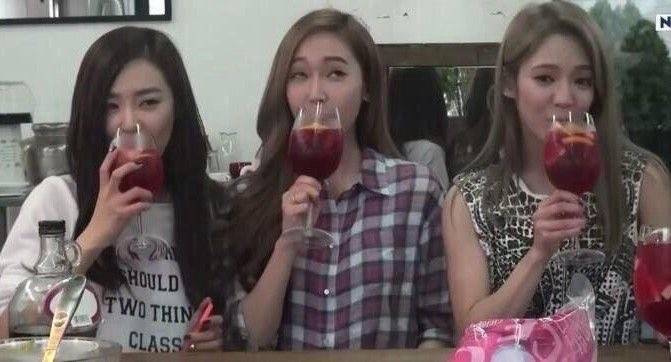 orixtaeng's tweet photo. @xuanyiBv no la quiere nadie JAJSJS re hueca la chabona https://t.co/lNq1g0TSyX