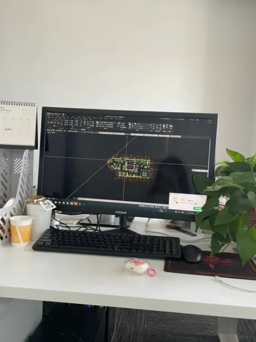 MxLucy5's tweet photo. My office chair rolled all by itself to the break room fridge mid-meeting—someone secretly set it next to the snacks. Now half the team thinks it’s haunted by a snack-obsessed intern. https://t.co/QT60xO7sbi