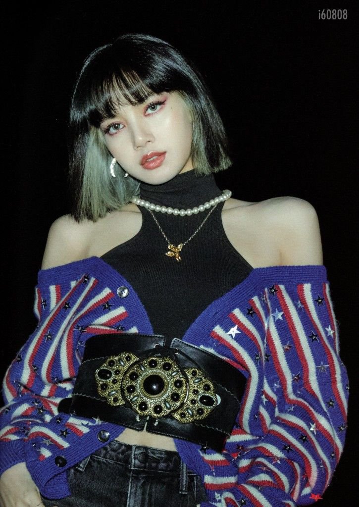 GlblITgirlLISA's tweet photo. Lisa’s iconic hair colour, paired with a photo that’s just as iconic. https://t.co/3QLbfW0OH9