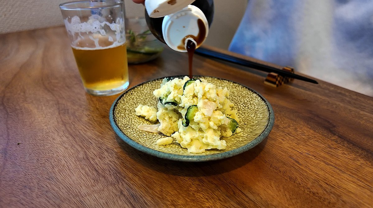 ozikorox's tweet photo. ポテトサラダには中濃ソース。
コンビーフにはマヨネーズ。
ぬか漬けには味の素。

↓↓そうだろう
https://t.co/wsLZgaS5U9 https://t.co/cNzileDieS