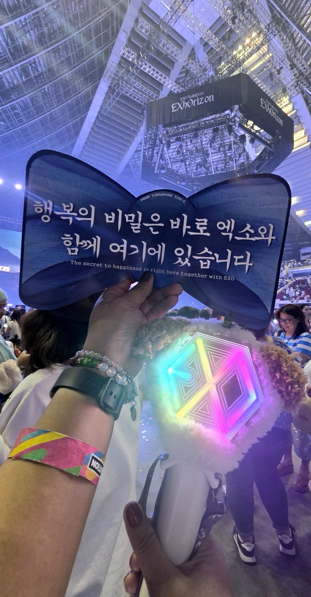 soyze0_0's tweet photo. Thank you, @weareoneEXO ! 🩵 https://t.co/M78LVJOKjK