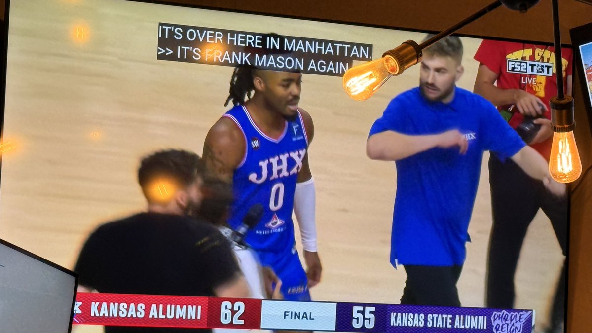 JupiterRisin's tweet photo. Rock Chalk! https://t.co/xBLbU8rWrO