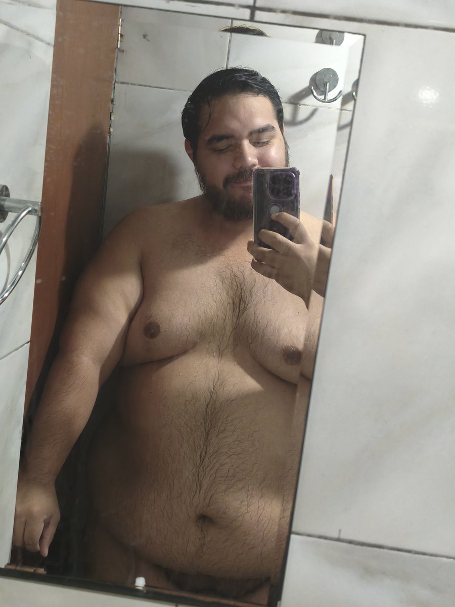El panadero con el pan tweet media