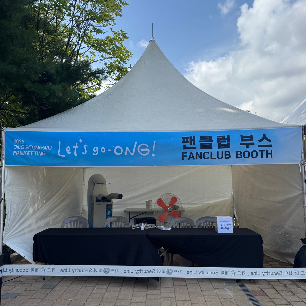 officialtwt_OSW's tweet photo. [📢] 2026 ONG SEONGWU FANMEETING <Let's go-ONG!> 팬클럽 부스 오픈 안내
 
잠시 후 위로 여러분을 위한 팬클럽 부스가 오픈됩니다🩵
 
☁️ 운영 시간 : 2026년 7월 25일(토) 10:30AM ~ 12:30PM
☁️ 대기 줄은 12:20PM에 마감됩니다.
💌 팬클럽 부스 내 위치한 편지함을 통해 팬레터 전달이 가능합니다.

#옹성우 #ONGSEONGWU #위로 #WELO #레츠고옹 #LetsgoONG