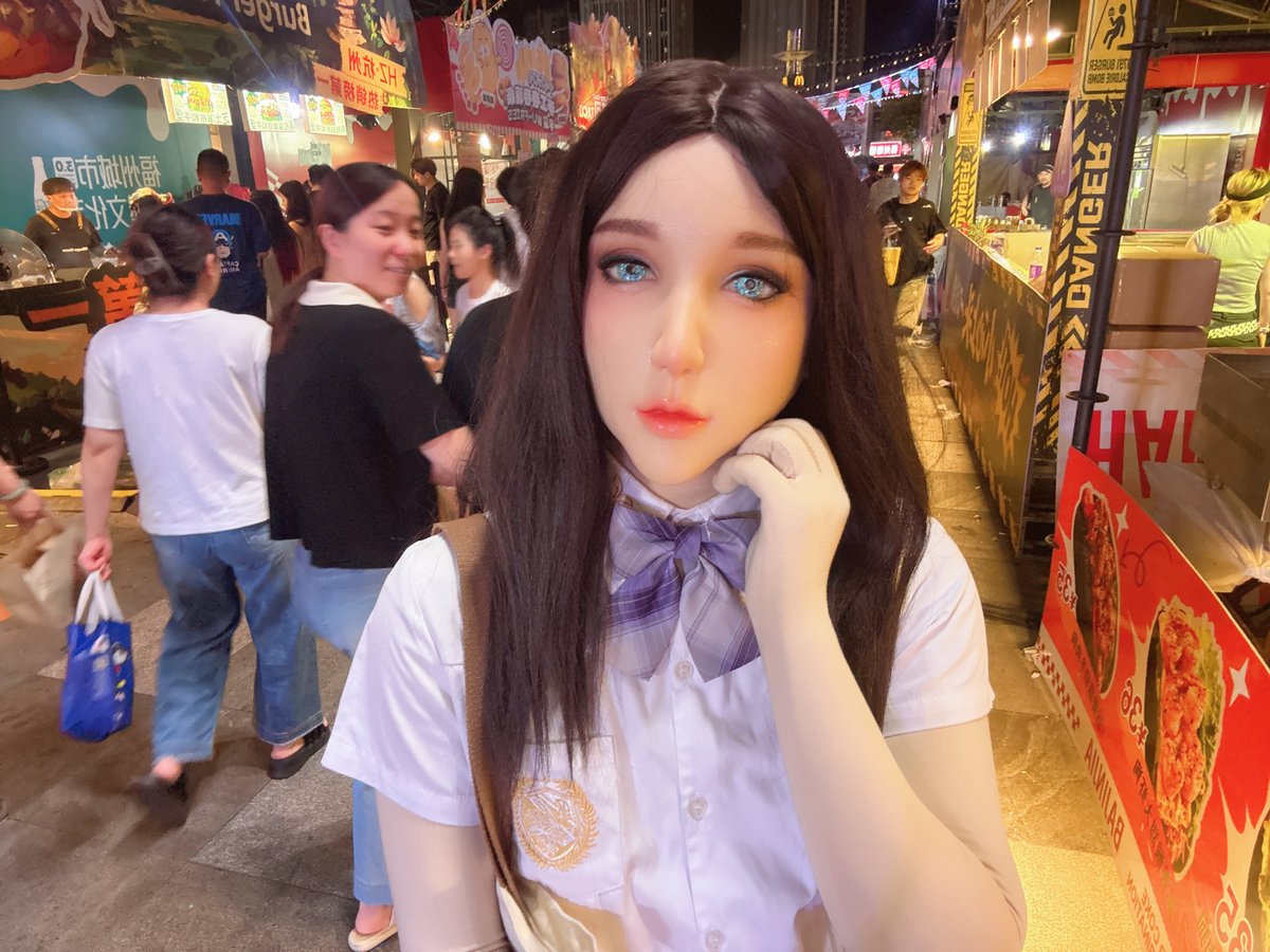 2ndskincovered's tweet photo. Love will keep us alive~
#dreammask #femalemask #doll #livingdoll #dollmask #zentai #zentaisuit #zentaigirl #mask #masking #bodysuit #skintight #worldcup https://t.co/ytAZaW8IYo