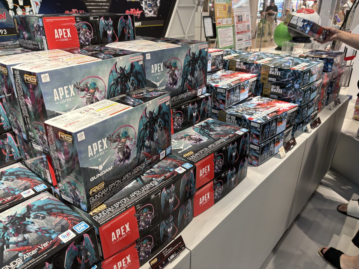 basia_fan's tweet photo. 今日も暑いですねー🥵サイドFに10時入店しました。今日の品出し状況でーす！
#ガンプラ
 #ガンダムベース福岡 https://t.co/Nu4D1Pnkma