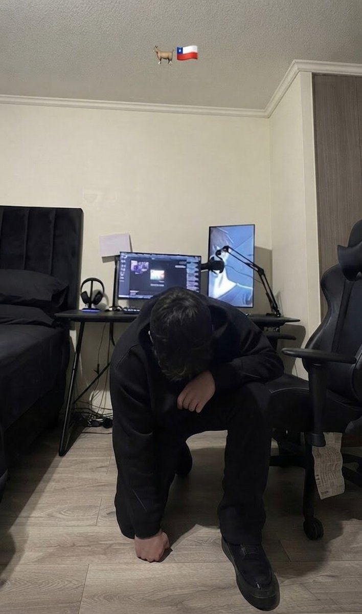 ZilanTalk's tweet photo. @Shadoune666 Hola Shadoune, te habla Zilan.
El FUTURO del Stream en Chile, espero que me consideres para entrar en tu evento, soy jugador de eSports desde los 9 años, soy conocido por ser la cabra de Skywars y ser el papá de Spreen, si no me invitas, el unico que pierde eres tú. https://t.co/IOi1du5Phf