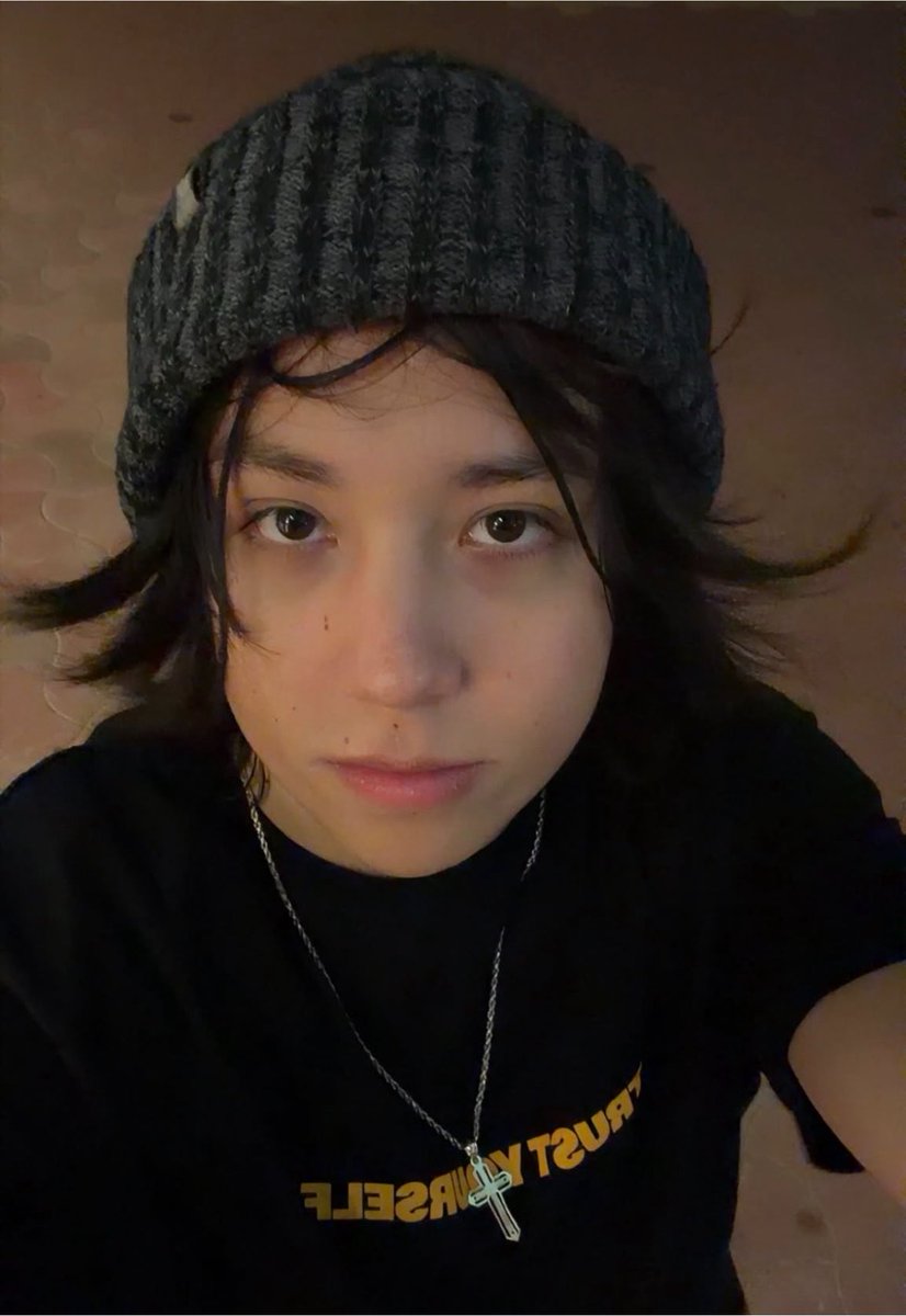 kwakitee's tweet photo. soy yo o quackity tiene una belleza femenina pero también masculina osea es como si un hombre y una mujer hubieran tenido un hijo https://t.co/P0ITjSsQDL