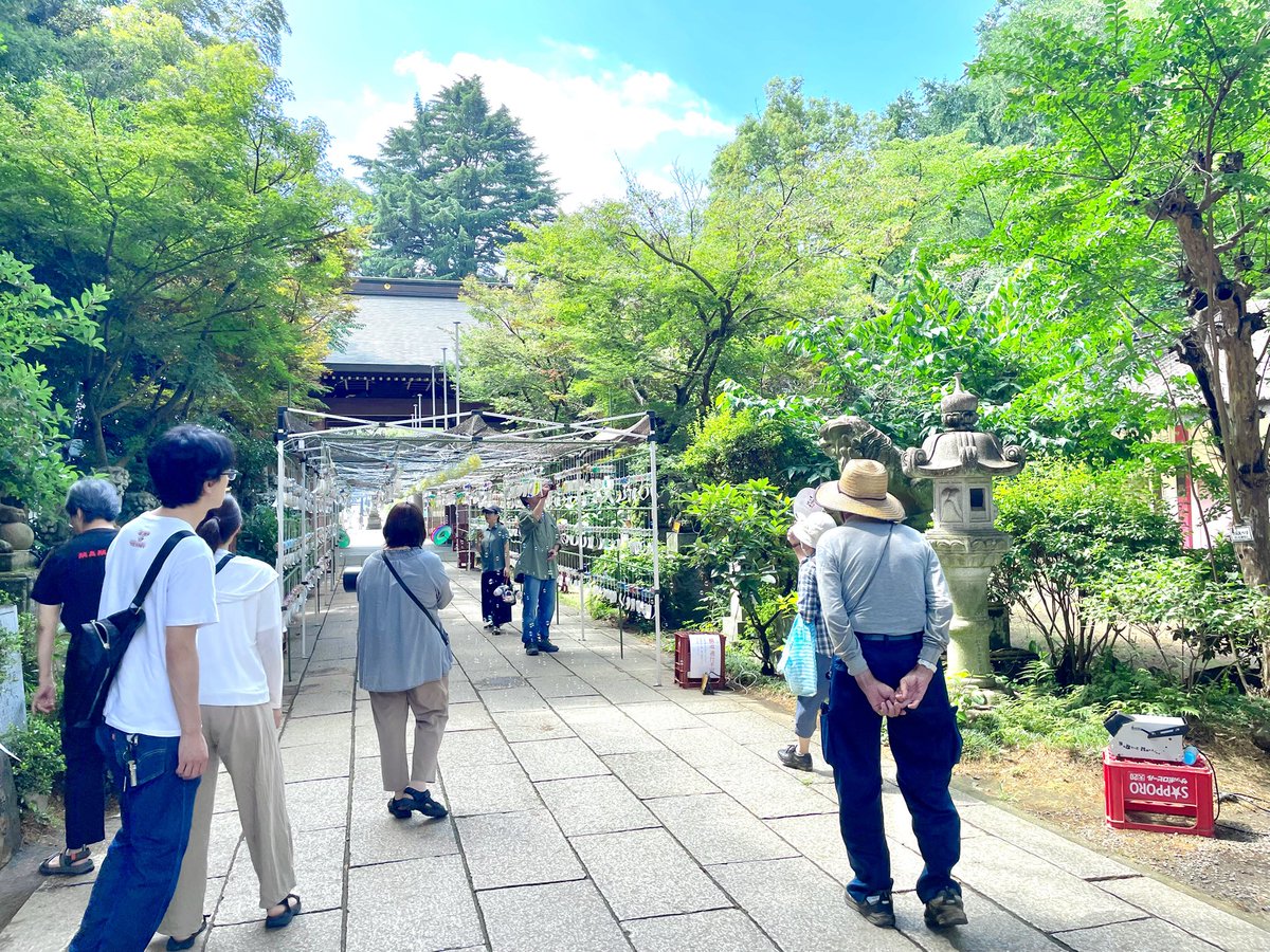 daihouhachiman's tweet photo. 本日7月25日(土)〜8月23日（日）まで【風鈴まつり】として
皆さまに絵付けしていただいた風鈴の展示が始まりました♪
夜のライトアップ（期間中19時ごろ〜21時ごろまで予定）も
いたします✨
大切な風鈴ですので
触らずにルールを守って参拝をお願いいたします☺️
↓（続く） https://t.co/feldcDBD2V