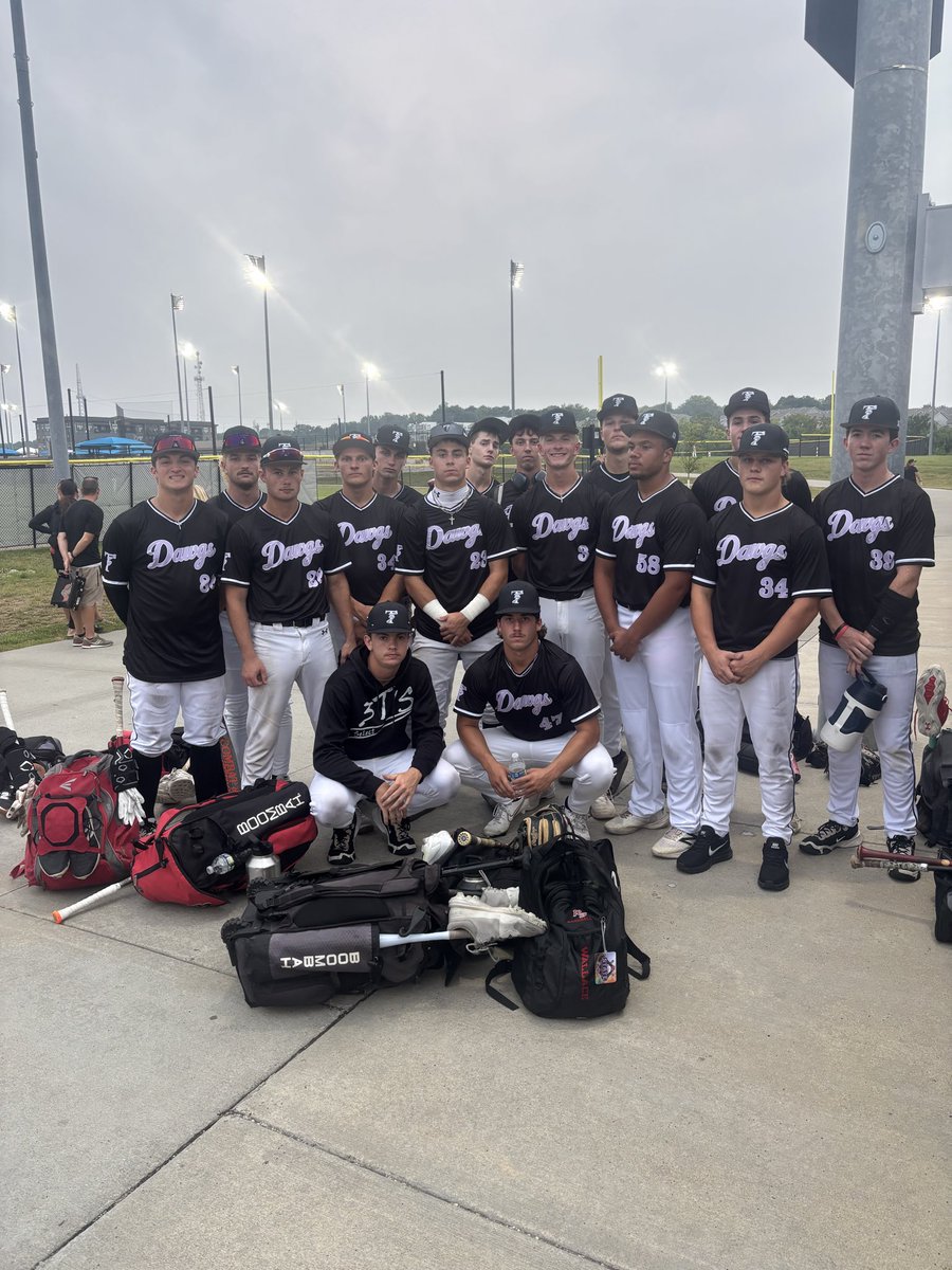 3TsBaseball's tweet photo. Dawgs ‘27s move to 2-0 on the weekend @PBTKansasCity with 9-3 W!

Highlights
@ryder111408 1.2 IP scoreless 
@GMiers27 2Hs (2B) 2RBI
@RSchmal27 2Hs
@evan_kinzenbaw RBI 2B
@CalPederson06 RBI 1B
@bmarsh5 2Hs 2RBI 

@CobyTweten @prestobismol @Elev_Pitching @jake_porter3 @TyneWeeden https://t.co/YLHR09eGjO