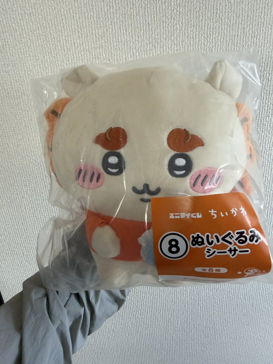 kozukenoshi's tweet photo. ちいかわ エニマイくじ 交換

譲→ シーサーぬいぐるみ

求→風鈴＞コップセット

都内手渡し希望
よろしくお願いします 💫 https://t.co/NL6iLUtn4a
