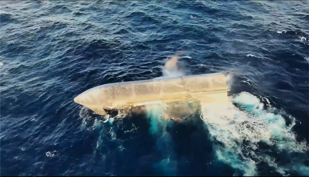 MatthewVoke's tweet photo. @elonmusk Starship 13 luckily just chillin’ there floating on the water to inspect tiles

Fascinating https://t.co/ZlAuAv4wHP