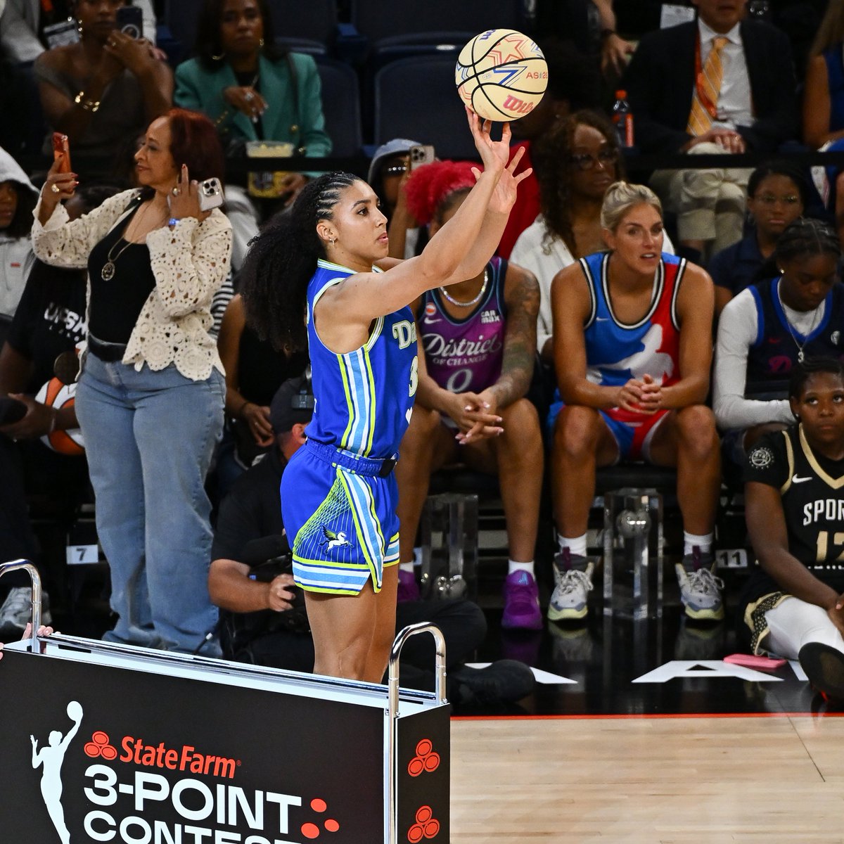 WNBA's tweet photo. FUDD AROUND AND FIND OUT 💪

@StateFarm | #StateFarm3PT https://t.co/q3kkAjxmEz