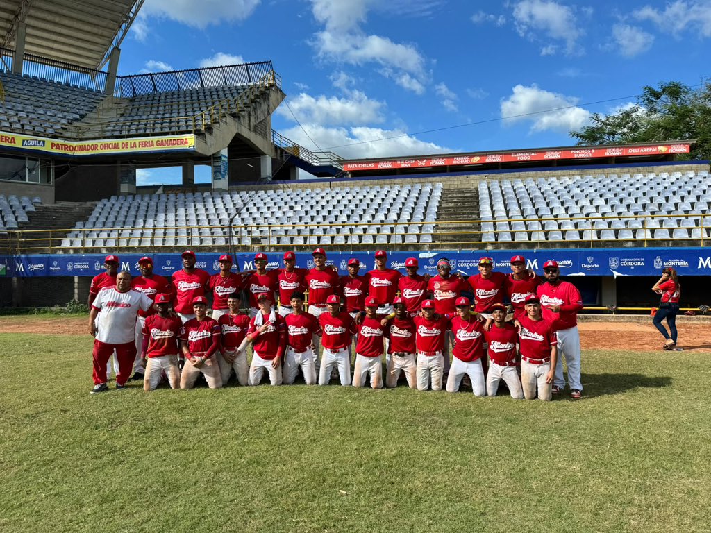 AlejandroChar's tweet photo. ¡La Selección de Béisbol Sub-18 del Atlántico hace historia! Somos campeones nacionales. 👏🏼

Felicitaciones a nuestros peloteros por coronarse campeones invictos del Torneo Nacional de Béisbol Sub-18 en Montería. ¡Qué orgullo verlos dejar el nombre de nuestra tierra en lo más alto!

Barranquilla es la capital del deporte y aquí seguiremos apoyando el talento que nos llena de alegrías con cada victoria.