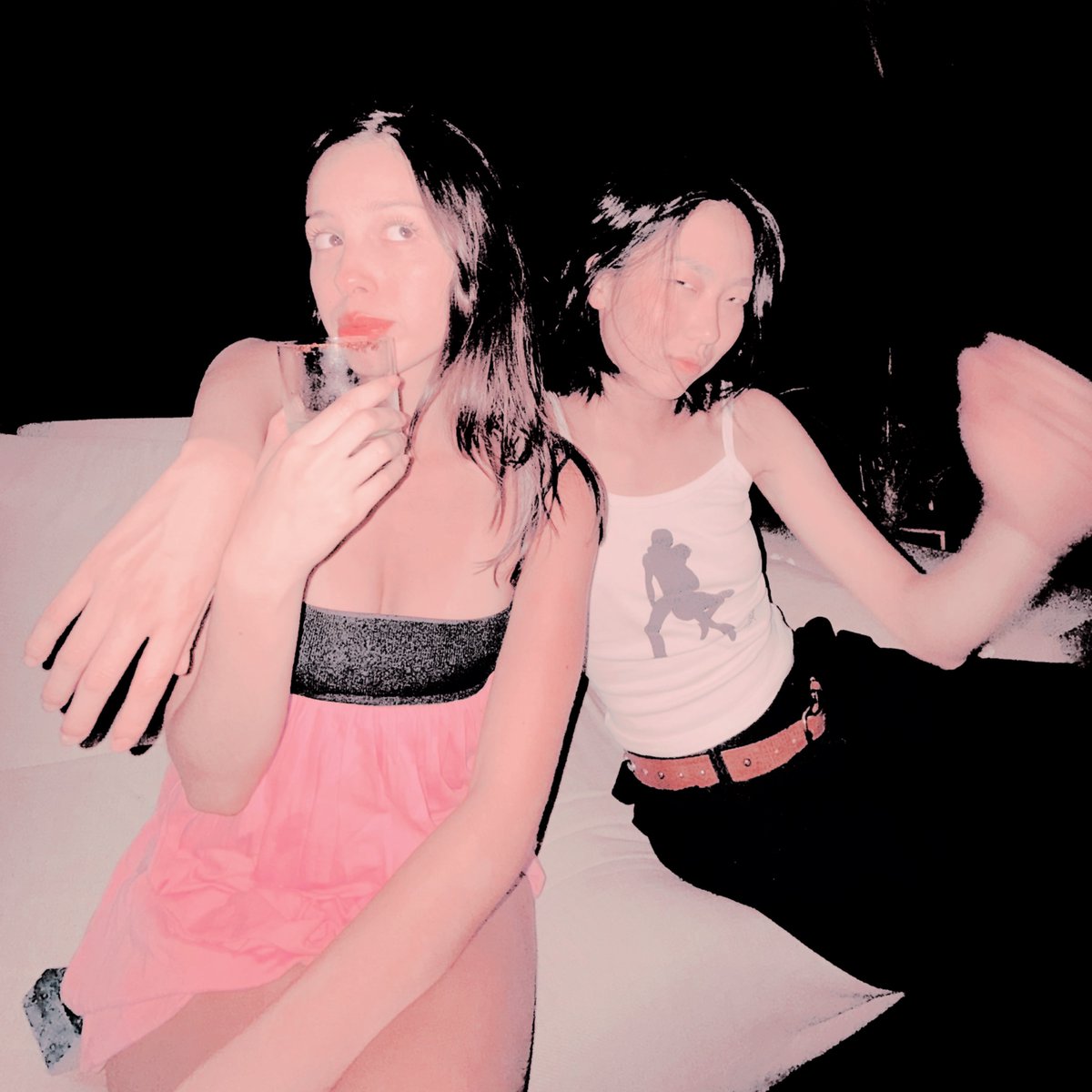 VIOLETIN4K's tweet photo. we’ll  never  change.  <3 https://t.co/HvTitvwN4k
