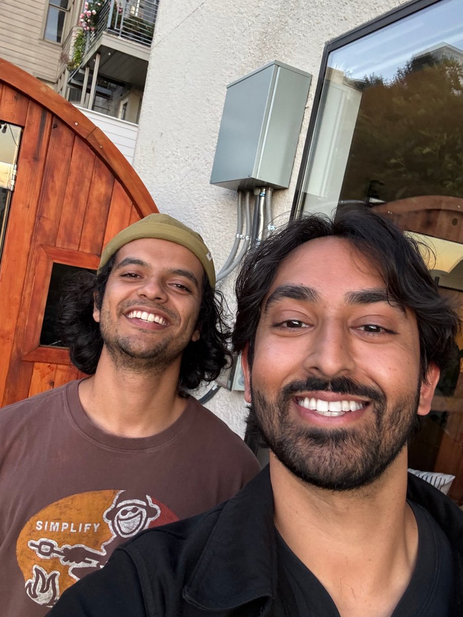 neal_k_patel's tweet photo. Day 4 in SF and the conversations keep getting better!

AM: got breakfast with @seanthorneai, ex-CEO of @PeopleDataLabs, now building @agentscoretrust. Talked hiring people who are "n" of 1, watching competition without obsessing over it, and how to think about angel investors

PM: hung out with the boys at @WebhoundAI  -  @TheoDevSchmidt and @Mokhalil01 (no pic of Mo, but go check his Substack, he's been posting great stuff). Keep your eyes out for what they're cooking up soon and if you're ever in SF and need a rotisserie chicken or a long-running research agent hit them up