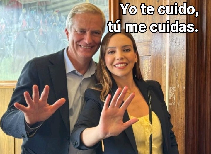 Incorru47125032's tweet photo. Mientras más tiempo pase sin q kast se pronuncie acerca de la situación judicial de Camila Flores más se cae su discurso de probidad, justicia y transparencia. 
Al parecer al presidente no le incomoda q alguien tan cuestionada siga votando leyes.🤔
Doble estándar a la carta!! https://t.co/ipz0Zyh1bq