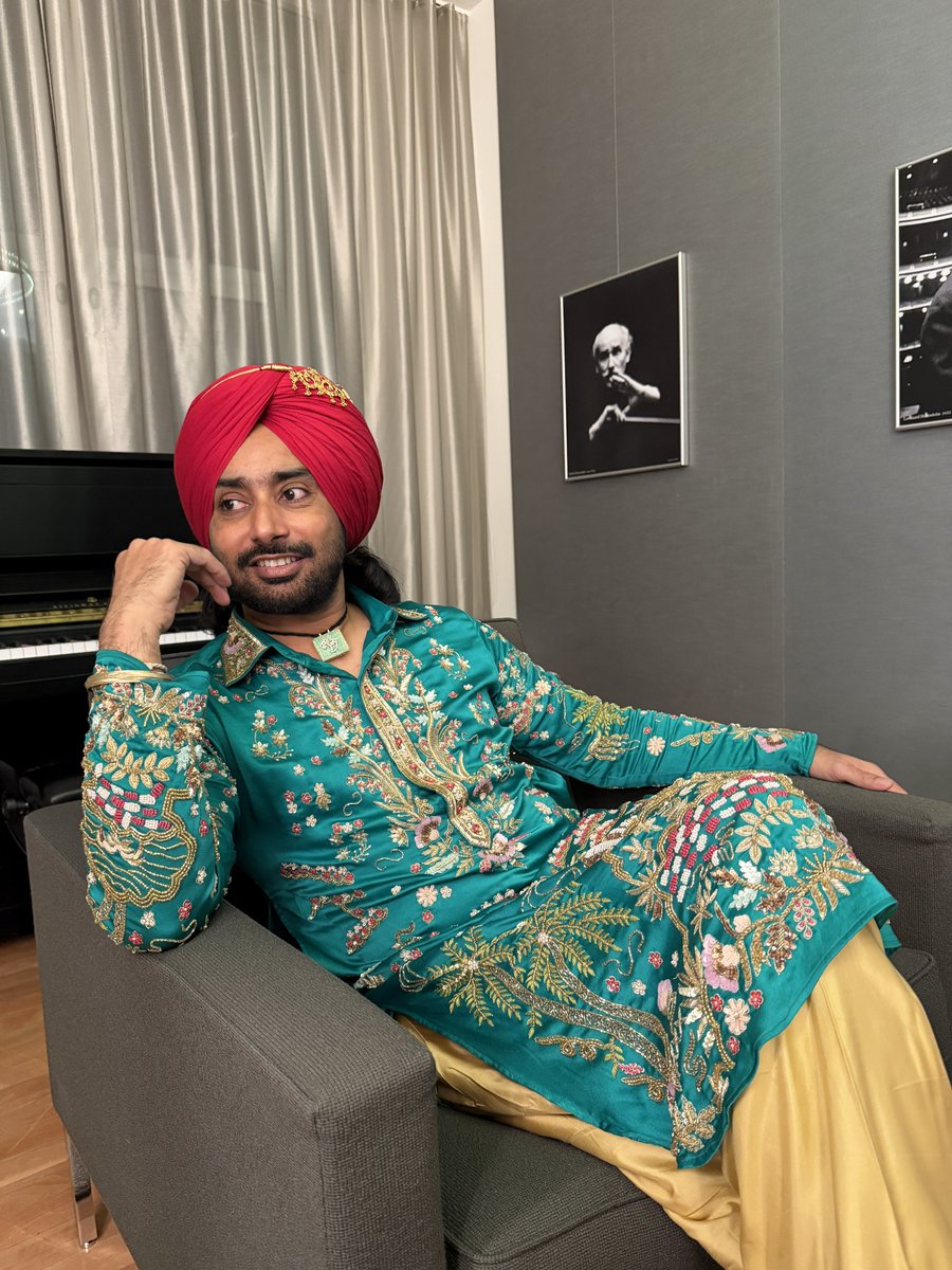 SufiSartaaj's tweet photo. Honoured to have performed at the Historic & Iconic 𝐂𝐀𝐑𝐍𝐄𝐆𝐈𝐄 𝐇𝐀𝐋𝐋 @carnegiehall An enduring symbol of artistic excellence in 𝗠𝗮𝗻𝗵𝗮𝘁𝘁𝗮𝗻, 𝐍𝐄𝐖 𝐘𝐎𝐑𝐊, United States of America🇺🇸A memorable conclusion to 𝐓𝐡𝐞 𝐇𝐞𝐫𝐢𝐭𝐚𝐠𝐞 𝐓𝐨𝐮𝐫 𝟐𝟎𝟐𝟔

#carnegiehall #newyork #sartaajlive #heritagetour #satindersartaaj