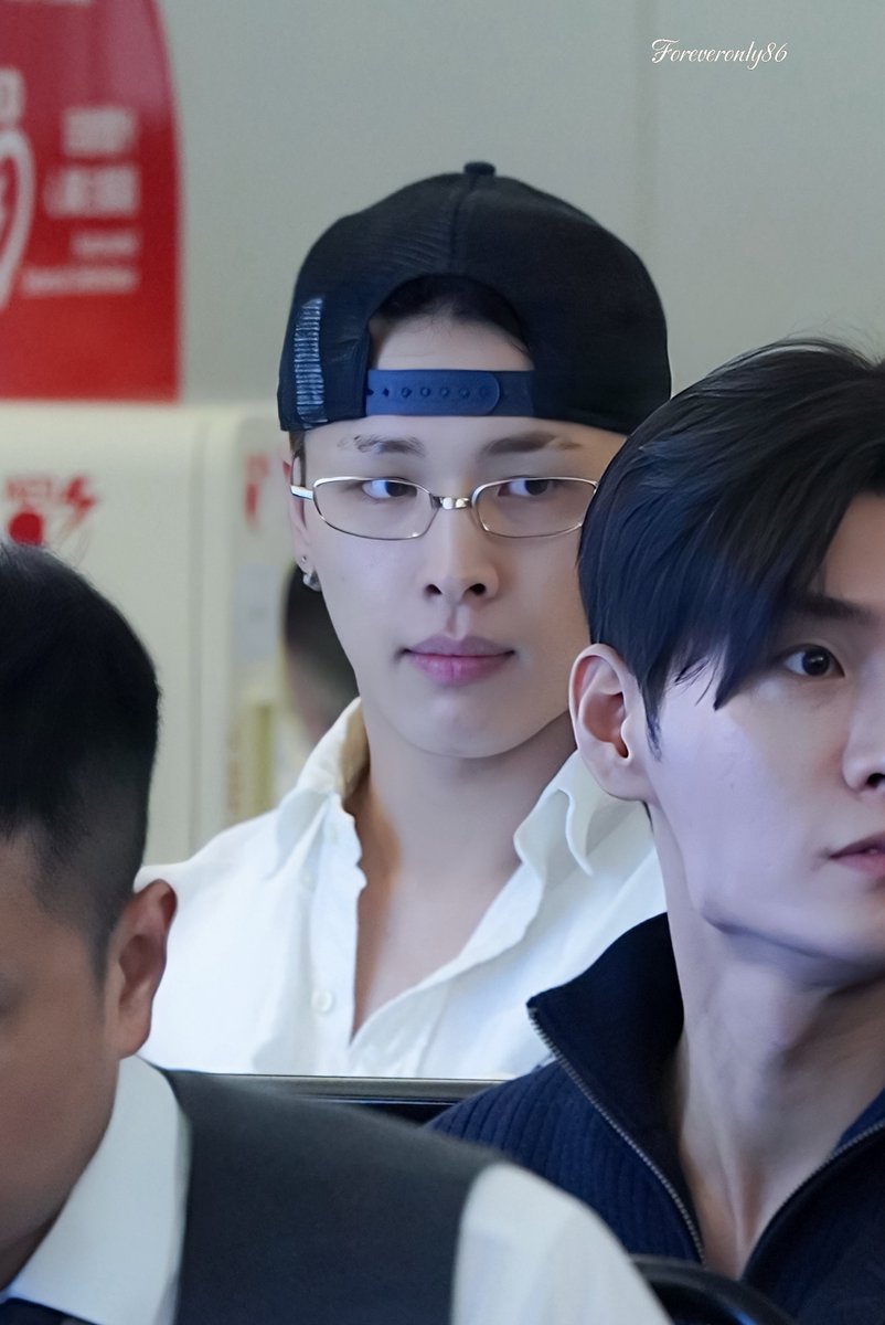 Foreveronly86's tweet photo. 260724 TPE Arr🛬

#하루 #Haru #ハル
#NEXZ #넥스지 #ネクスジ 
#nexz_haru https://t.co/jx5XNHIa76