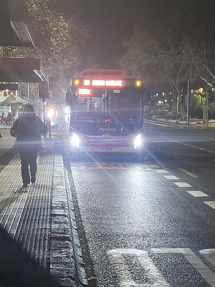 cartadon's tweet photo. Pésimo el sistema d reclamos, uno ingresa todos los datos y aún así no es amigable, por eso los conductores hacen lo que quieren, en este caso bus rec 113 se detiene en paradero de la 115 que no le corresponde y no se detiene en el que si debería 
@Transantiago https://t.co/lOaTHJGdSs