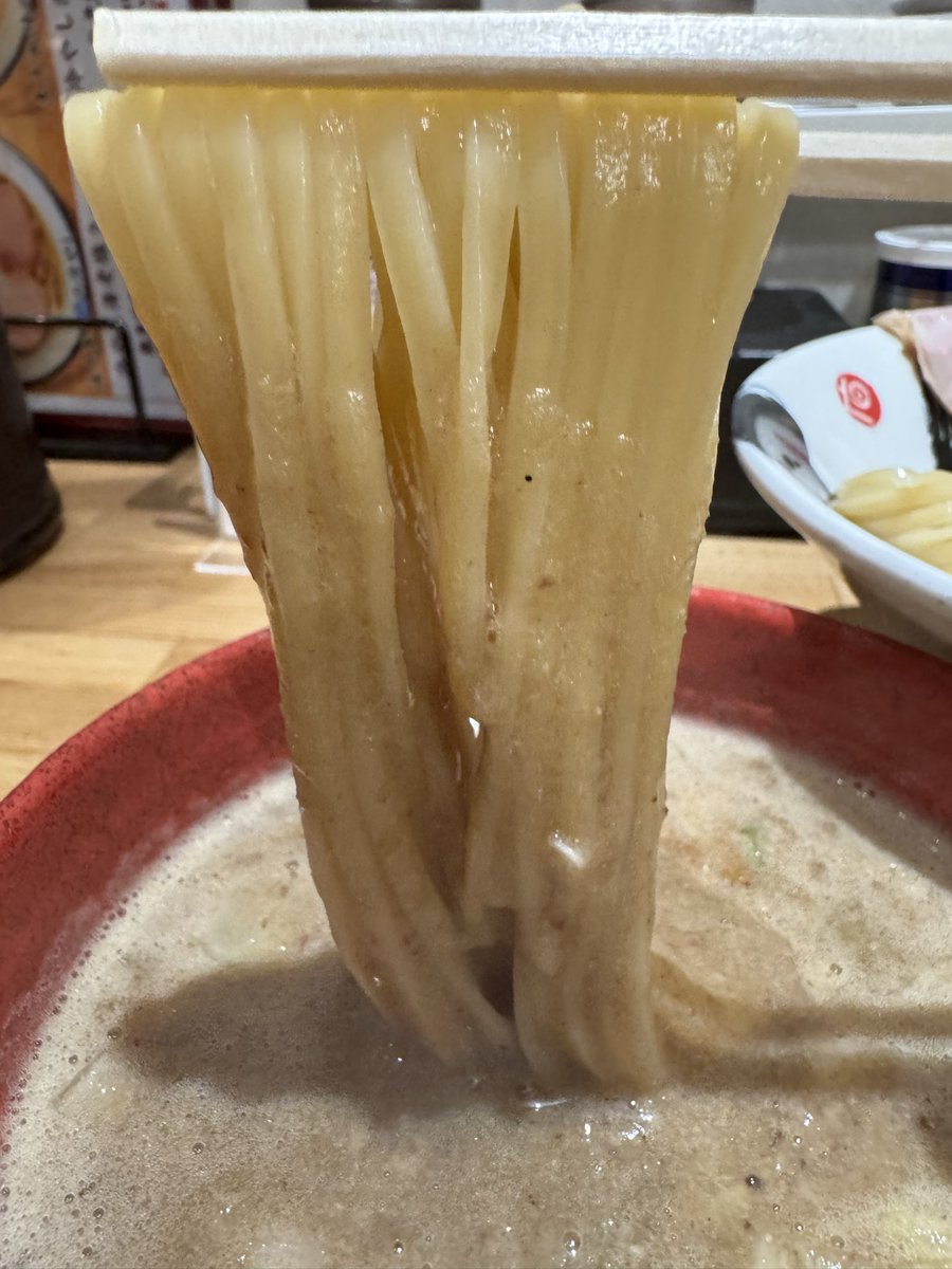 beer_to_menrui's tweet photo. 昨夜は甲子園終わりに大好きな〆つけ麺を頂きました！🍜
この濃厚鶏豚骨つけ麺がほんまに大好きなんですが、器が新しくなったからか、つけ汁がずっと熱々で冷めずにずっと食べられたのが最高でした！🤗より美味しく食べられる工夫が最高です！🤗 https://t.co/qfSZpLC5hX