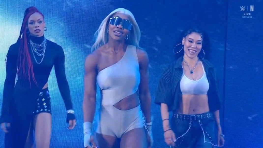 _PWChronicle's tweet photo. Jade Cargill going to be trending just from wearing this fit 😭

#SmackDown https://t.co/nvKeTxrEd1
