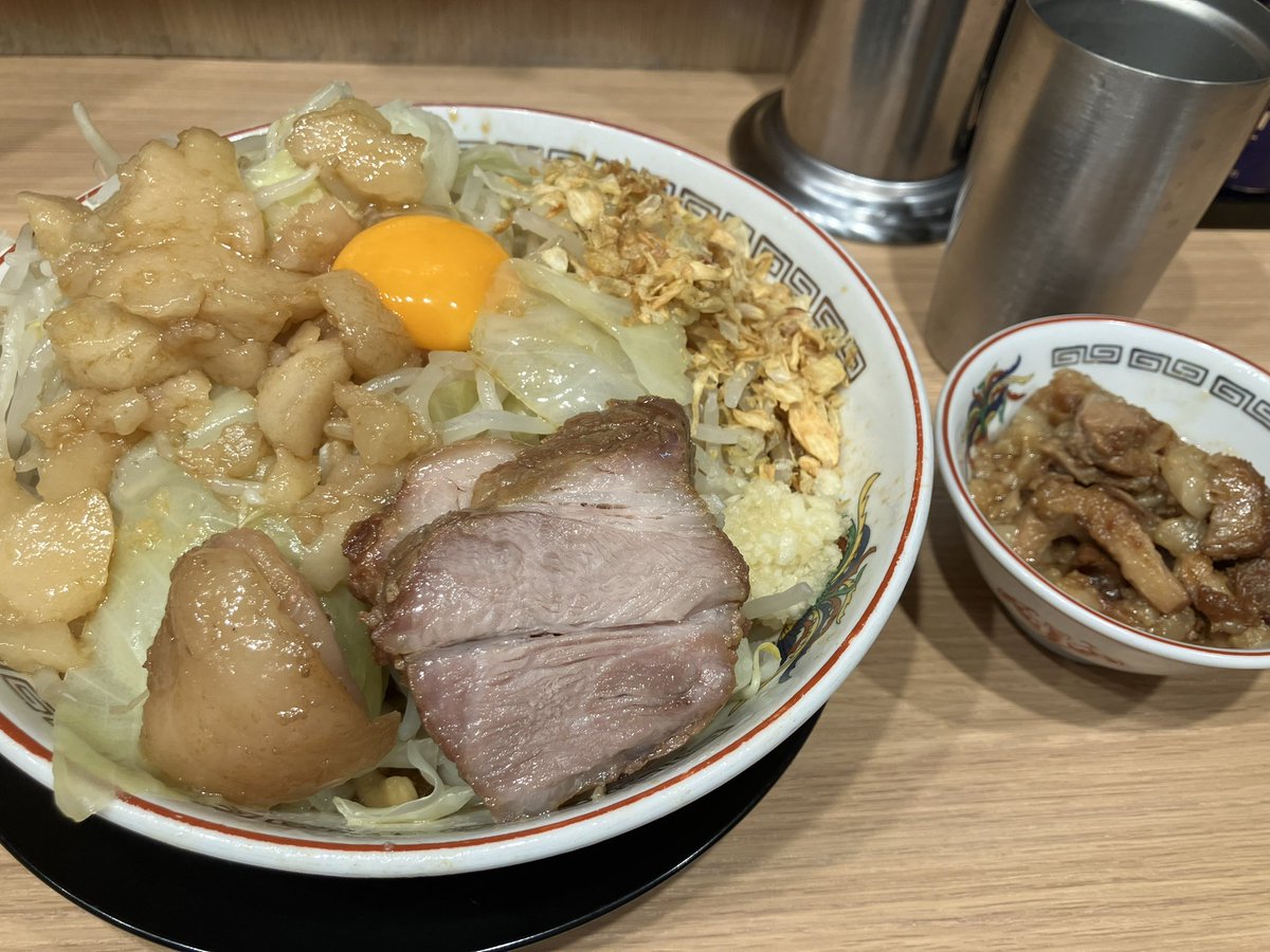 kbmj426's tweet photo. おはようございます。
本日は第51期後期D1リーグ第1節です。
放送卓もあるようです。
昨日しっかりカロリーを摂取したので準備は万全です。やります。 https://t.co/uUUsoaOowb