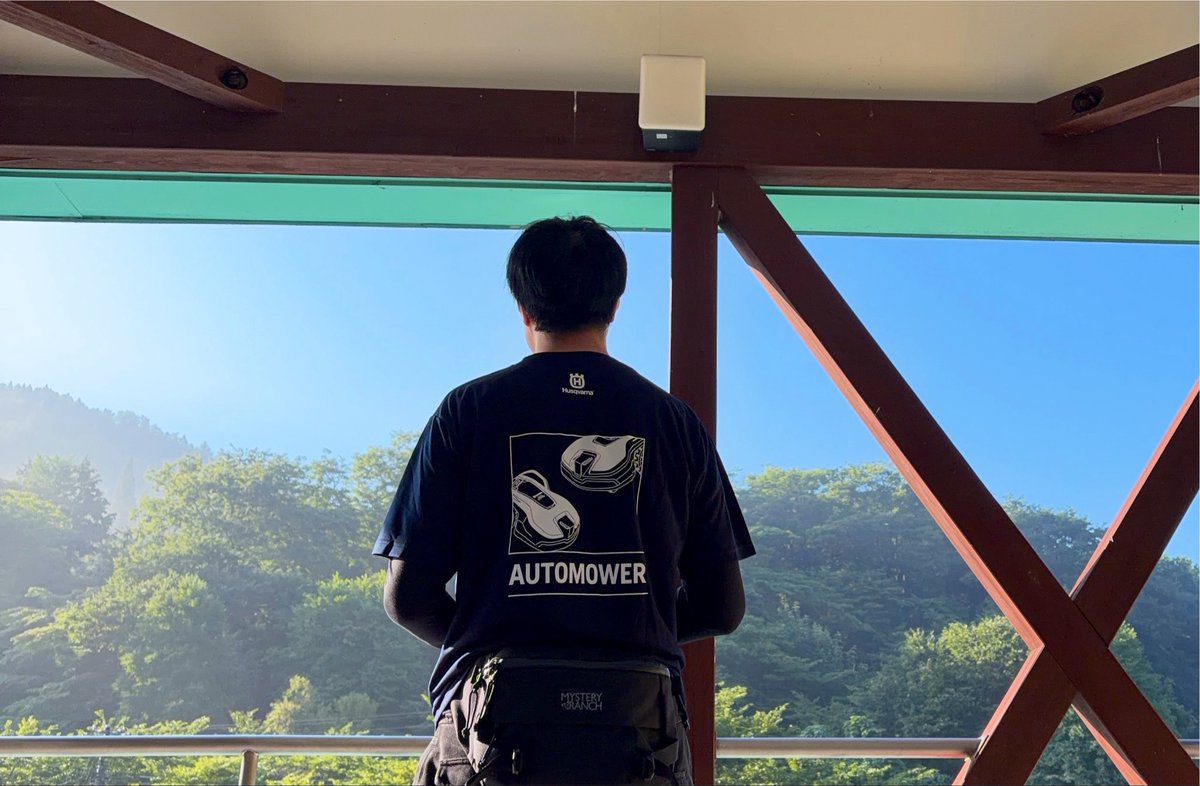 ningenBike's tweet photo. 同志道で朝活デェス😀６時頃に走りましたが、朝日と霧が重なってそれは綺麗でしたよ。

さて、近頃ハスクバーナの草刈機の古着Tシャツをゲットしまして。走りは相変わらず遅いものの、めっちゃ草刈れるから俺。 https://t.co/S2qTC0DFfr