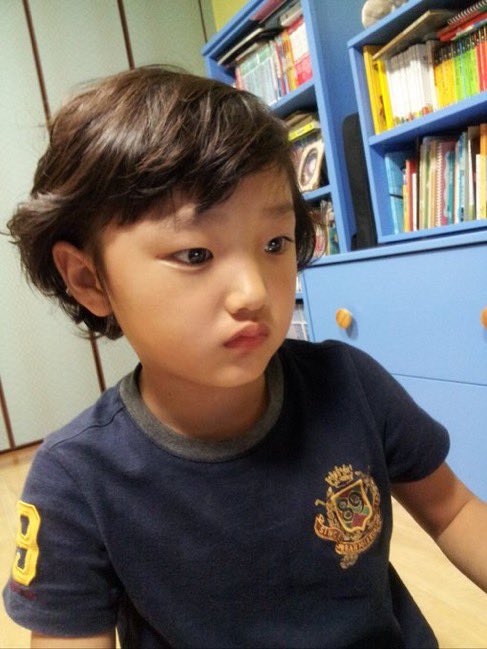 cuteneverdie_'s tweet photo. 와 진짜 닮아서 뿜음 ㅠ https://t.co/epgFgCVeuO