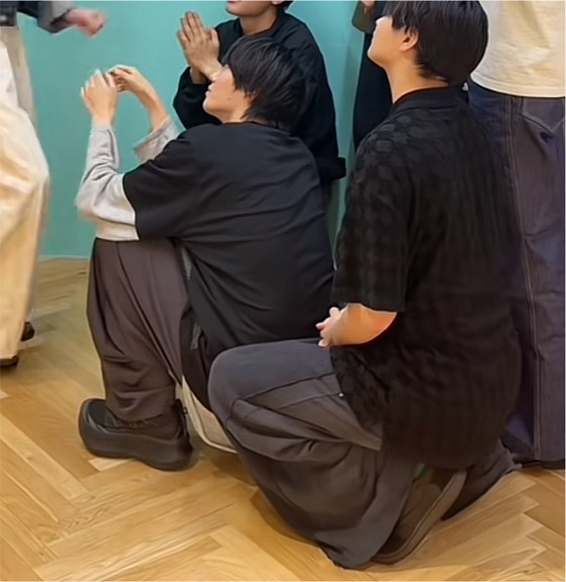 LXq4m's tweet photo. 自分との共通点を見つけると好きになってしまうのがオタクでして.....着眼点キモオタすぎる(n回目) https://t.co/3mXkVzN4Yv
