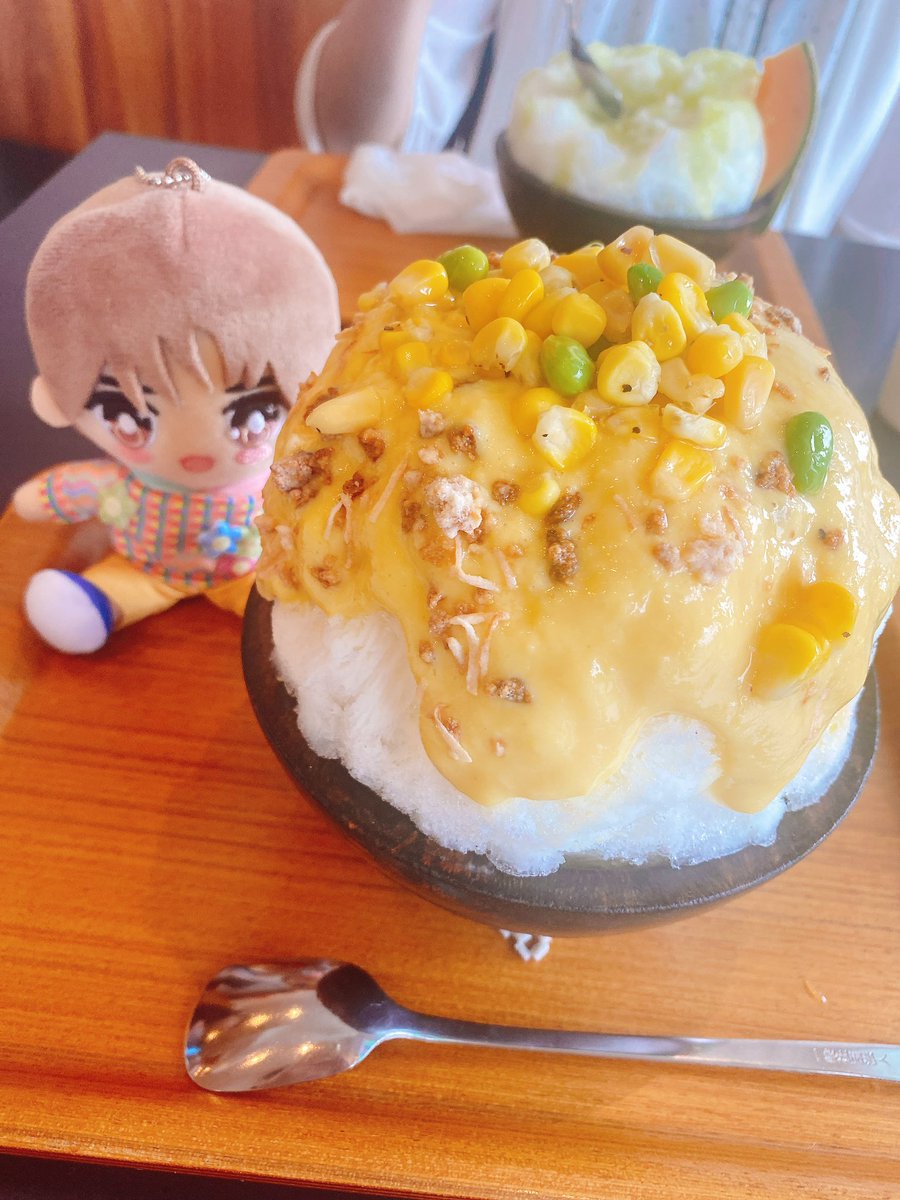 lemon_daicharge's tweet photo. とうもろこしのかき氷🌽
コンポタみたいで美味しかった！ https://t.co/RLrEzVBAF9