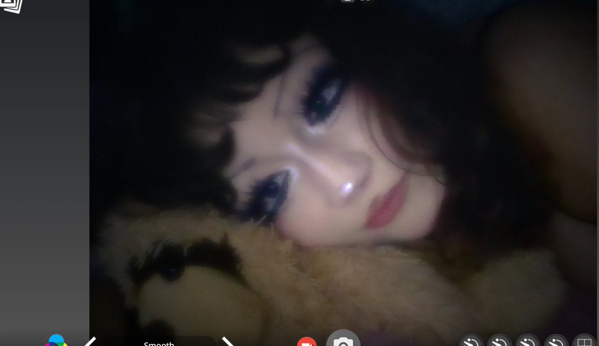 GoreRuin's tweet photo. bangs and curly hair do not mix well i fucking straightened my hair this morning and it curls, anyways, goonight yall, its 7:34 am, ive been wearing my makeup for like 6 hours now, idk how its still on </3 im tiredddd tmrw ill post actually good pics of me lolz maybe i dunnoooooo https://t.co/t9WPvjzipB