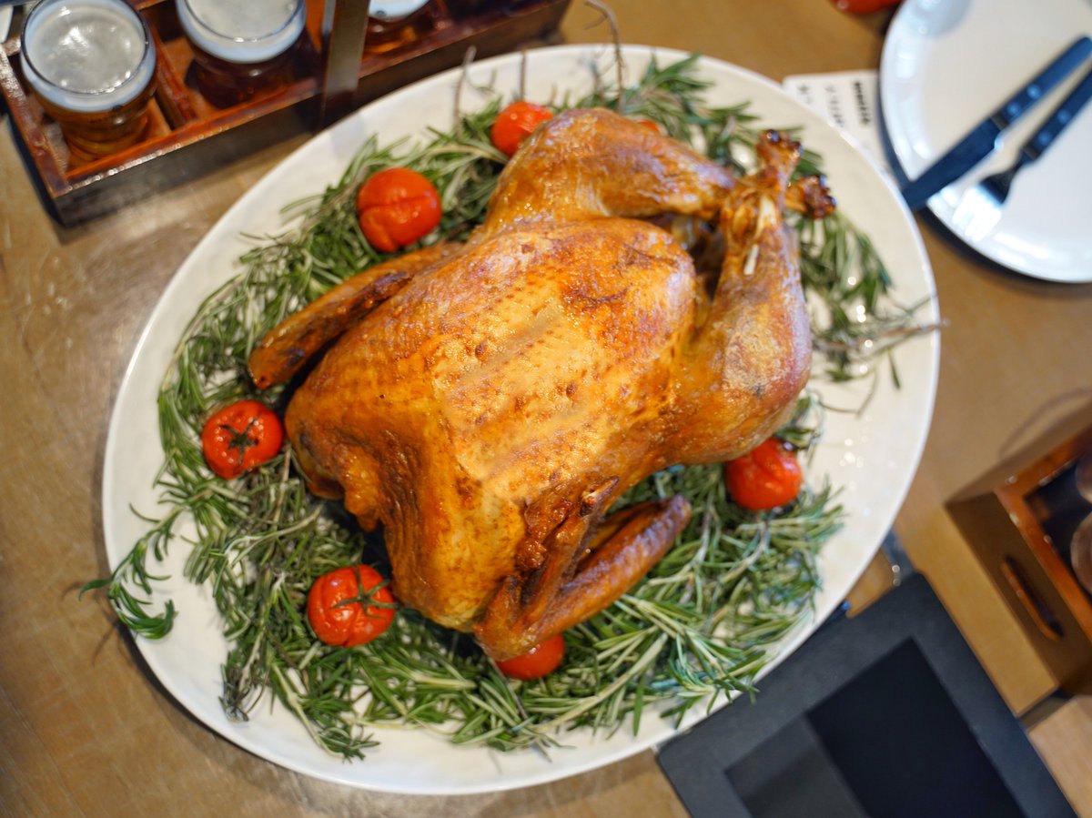 benni9876's tweet photo. Celebrate Thanksgiving with our exclusive turkey set—juicy, herby, and ready for your feast! Order now to grab this limited seasonal treat! https://t.co/zaIe7j74CJ