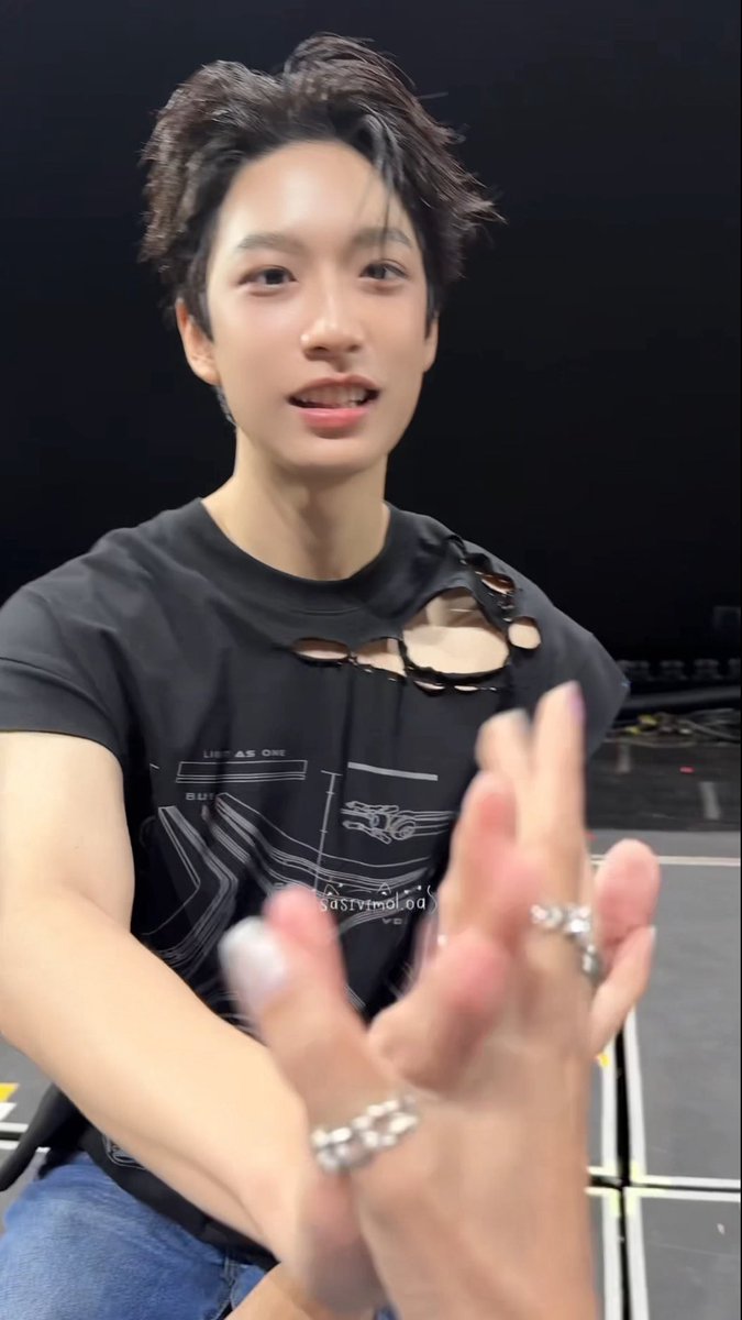 sasii_thadaa's tweet photo. แม่ศิรักเน็กซ์มากๆนะ รักมากจนใจมันเจ็บบบบบ เป็นห่วงหนูมากกกก มากๆๆๆ ขอให้ไม่เหนื่อยเกินไป ขอให้ทุกอย่างผ่านไปด้วยดี ถนอมร่างกายของหนูไว้ให้มากที่สุด อย่าฝืนนะคับ //

เพราะ .... เน็กซ์ณัฐกิตติ์ มีแค่คนเดียว!! 🥹🫳🏻  

STILL WITH NEX

#NEXnattakit
#BUS_LIGHTASONE_D1
#กองกำลังใจให้เน็กซ์