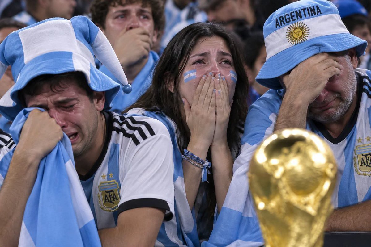 Albertoluciam23's tweet photo. @solciakd9 Nacer hambrientino? Jaja prefiero morir abortado antes de ser de esa mierda sudaca https://t.co/QEldrTqkoz